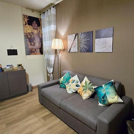 Casa Vacanze Oikia - Room Girasole Neapol Zewnętrze zdjęcie
