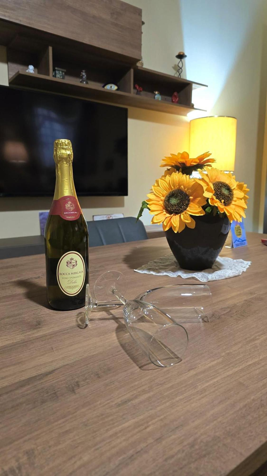 Casa Vacanze Oikia - Room Girasole Neapol Zewnętrze zdjęcie