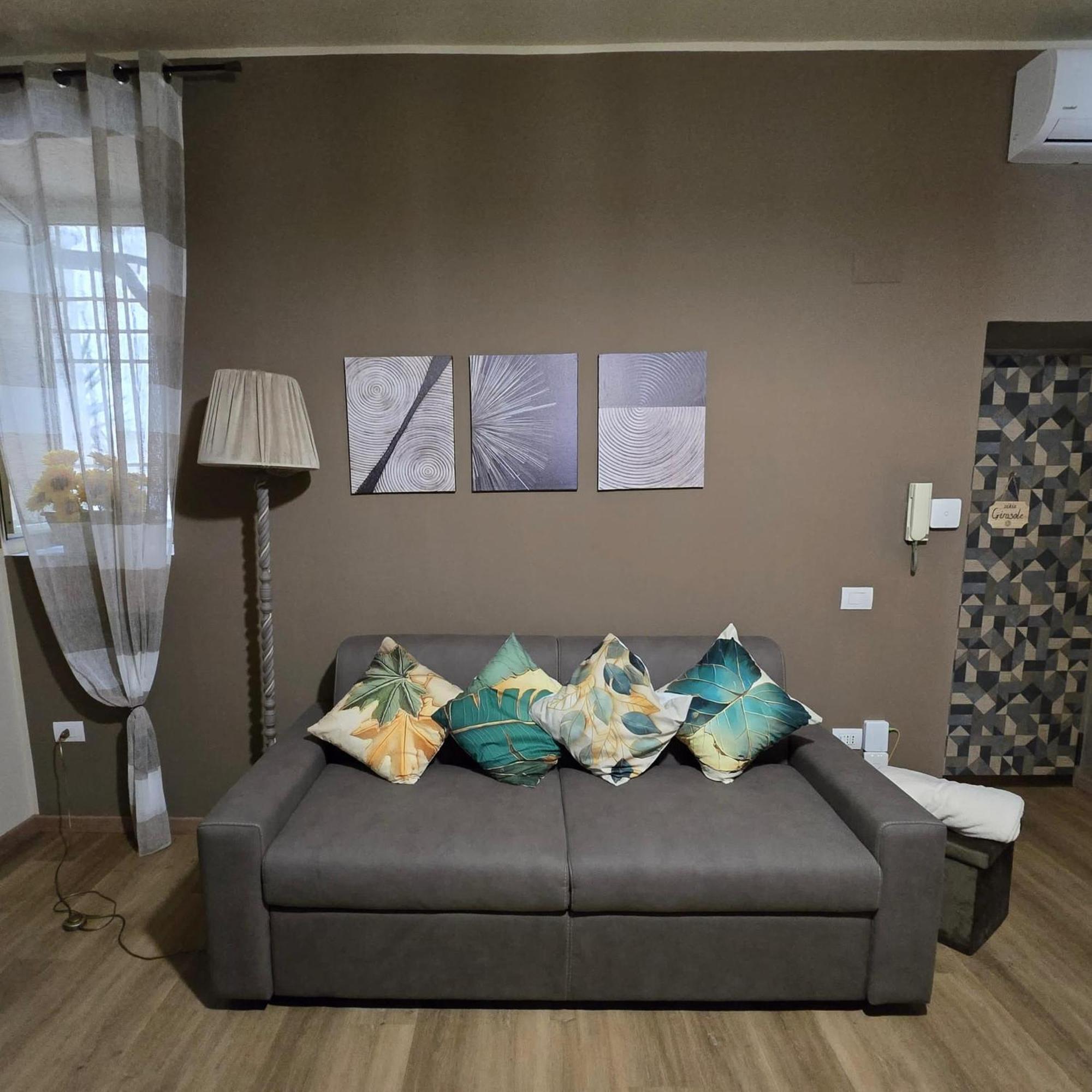 Casa Vacanze Oikia - Room Girasole Neapol Zewnętrze zdjęcie